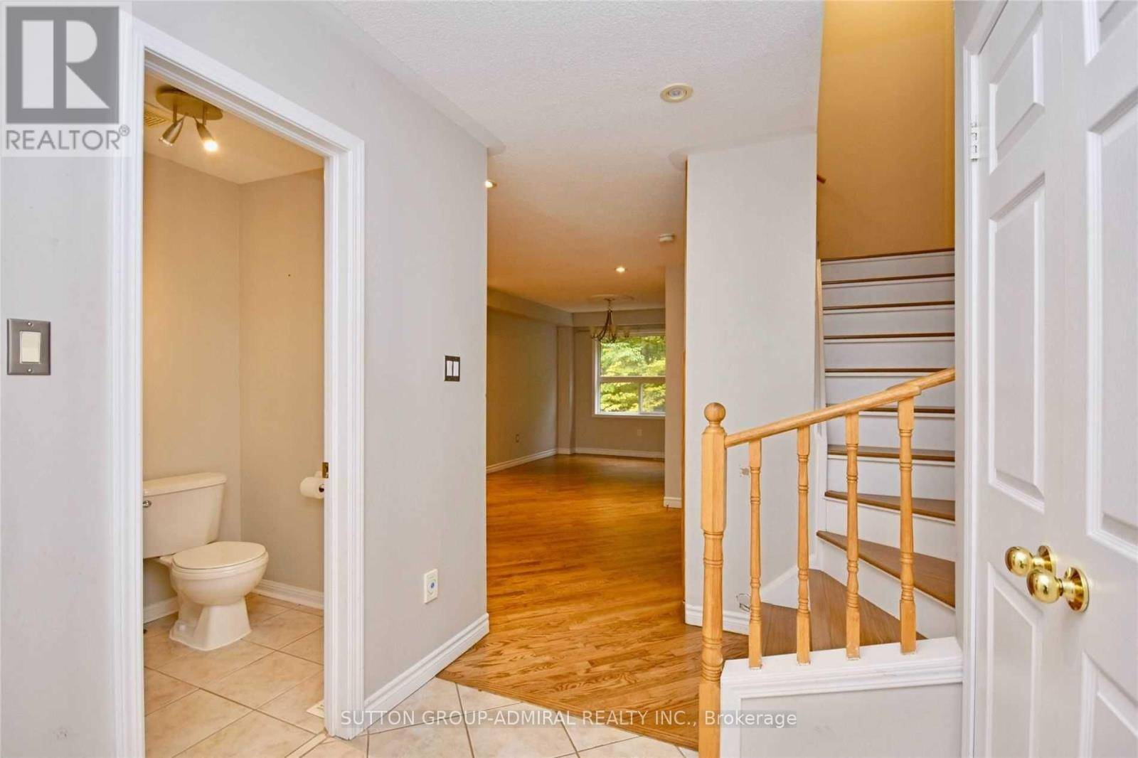 Barrie (ardagh), ON L4N9Y8,70 Hawthorne CRES #Upper