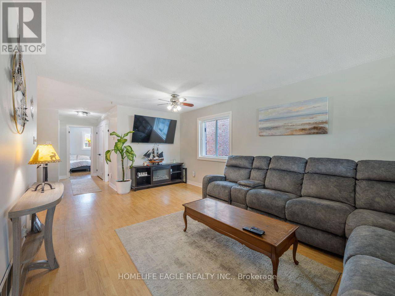 Barrie (little Lake), ON L4M6N4,15 BROWN WOOD DRIVE