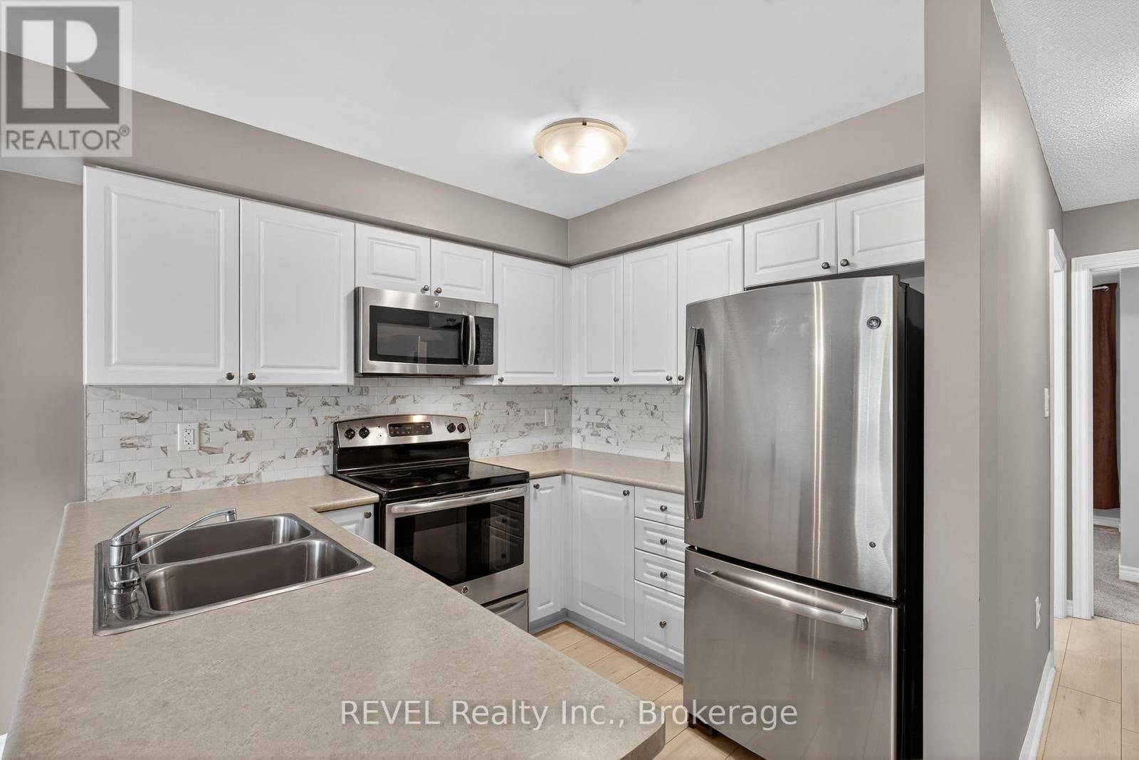 Barrie (ardagh), ON L4N5W9,53 Ferndale DR South #11