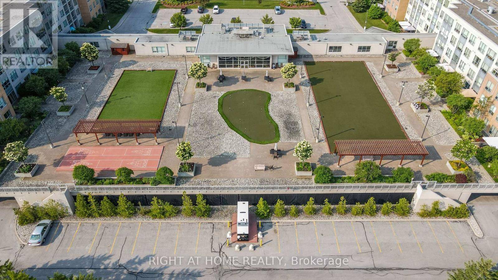 Barrie (painswick South), ON L4N0M3,90 Dean AVE #101