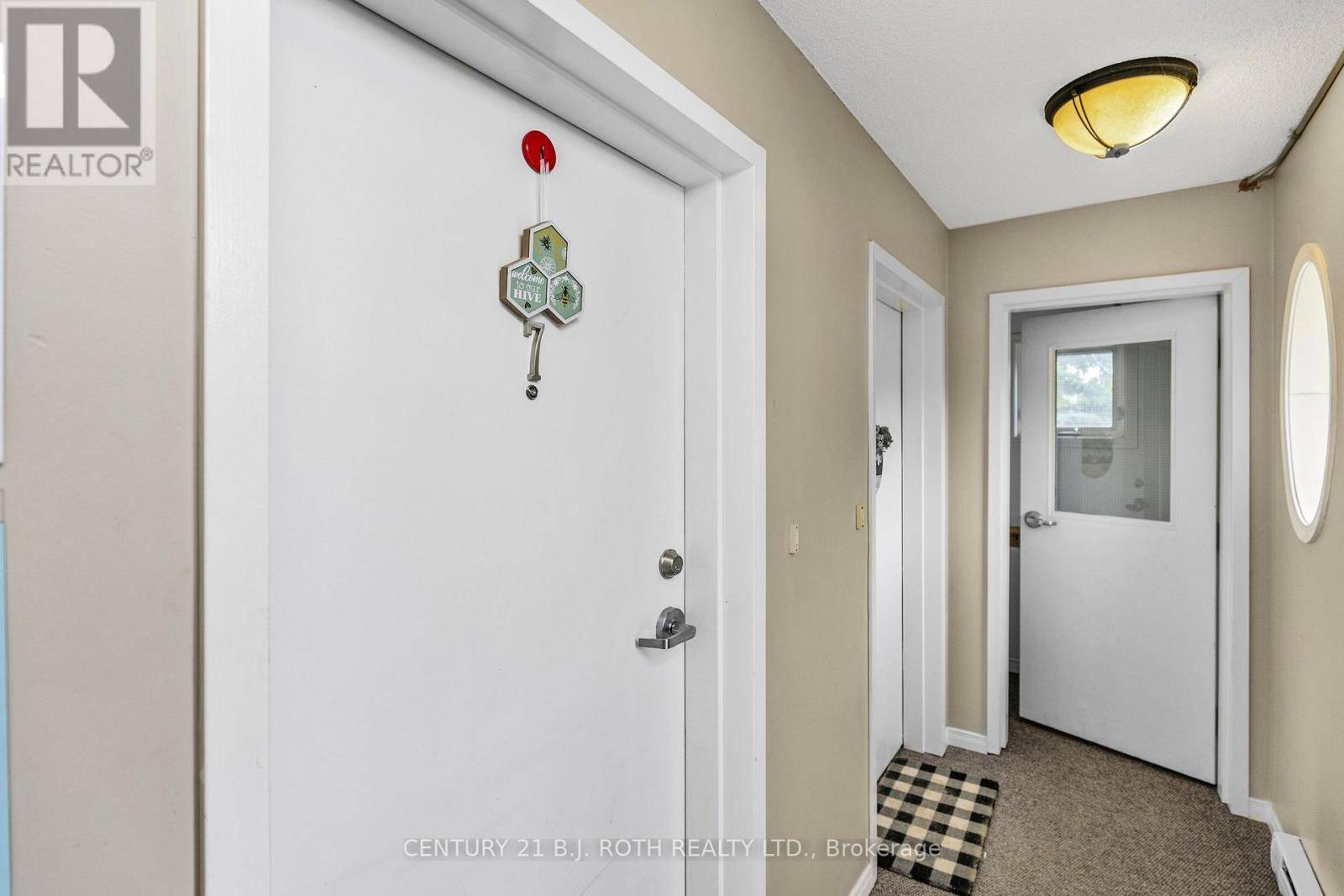 Oro-medonte, ON L4M0E7,13 Cheltenham RD #7