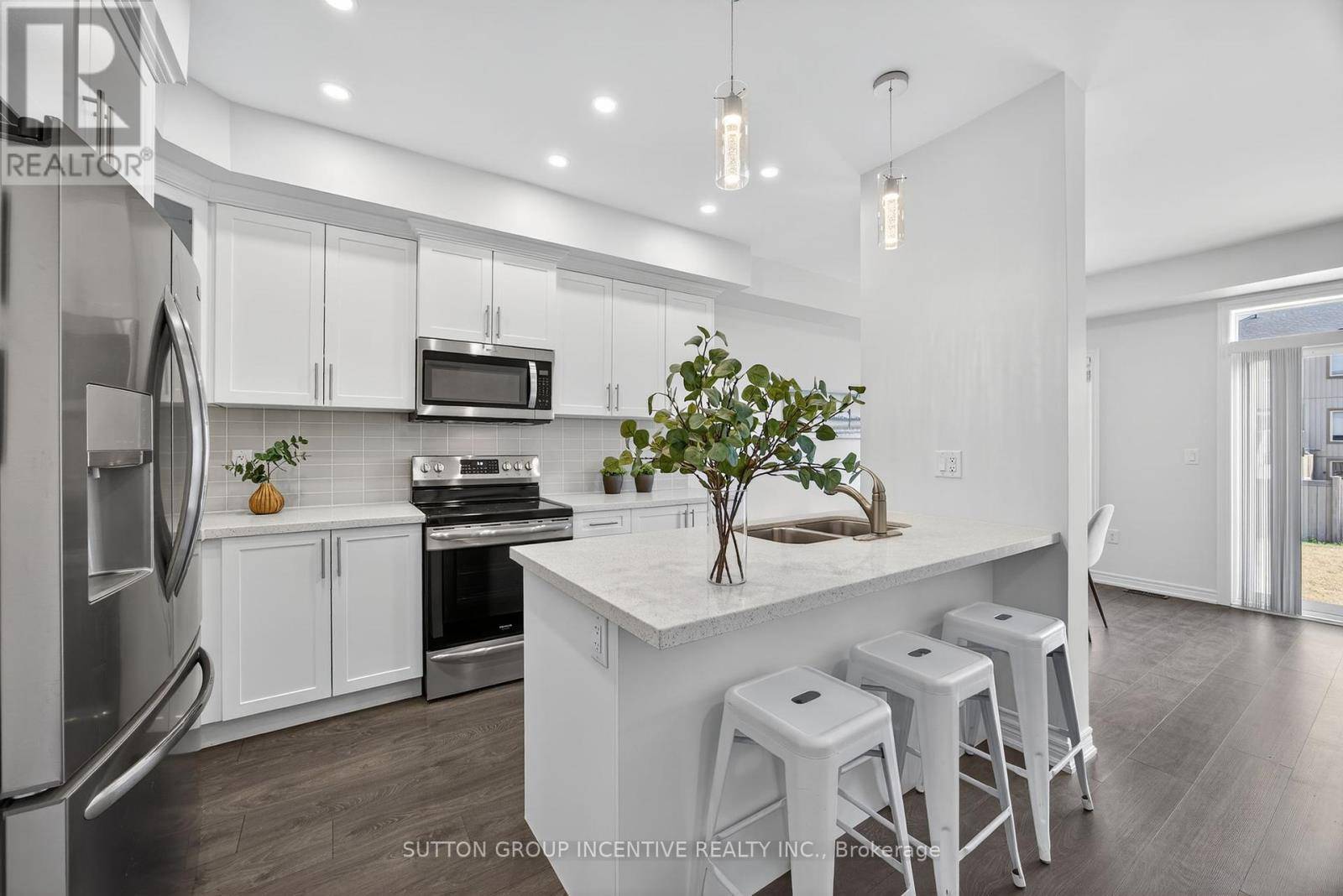 Orillia, ON L3V8K9,17 CHURCHLEA MEWS