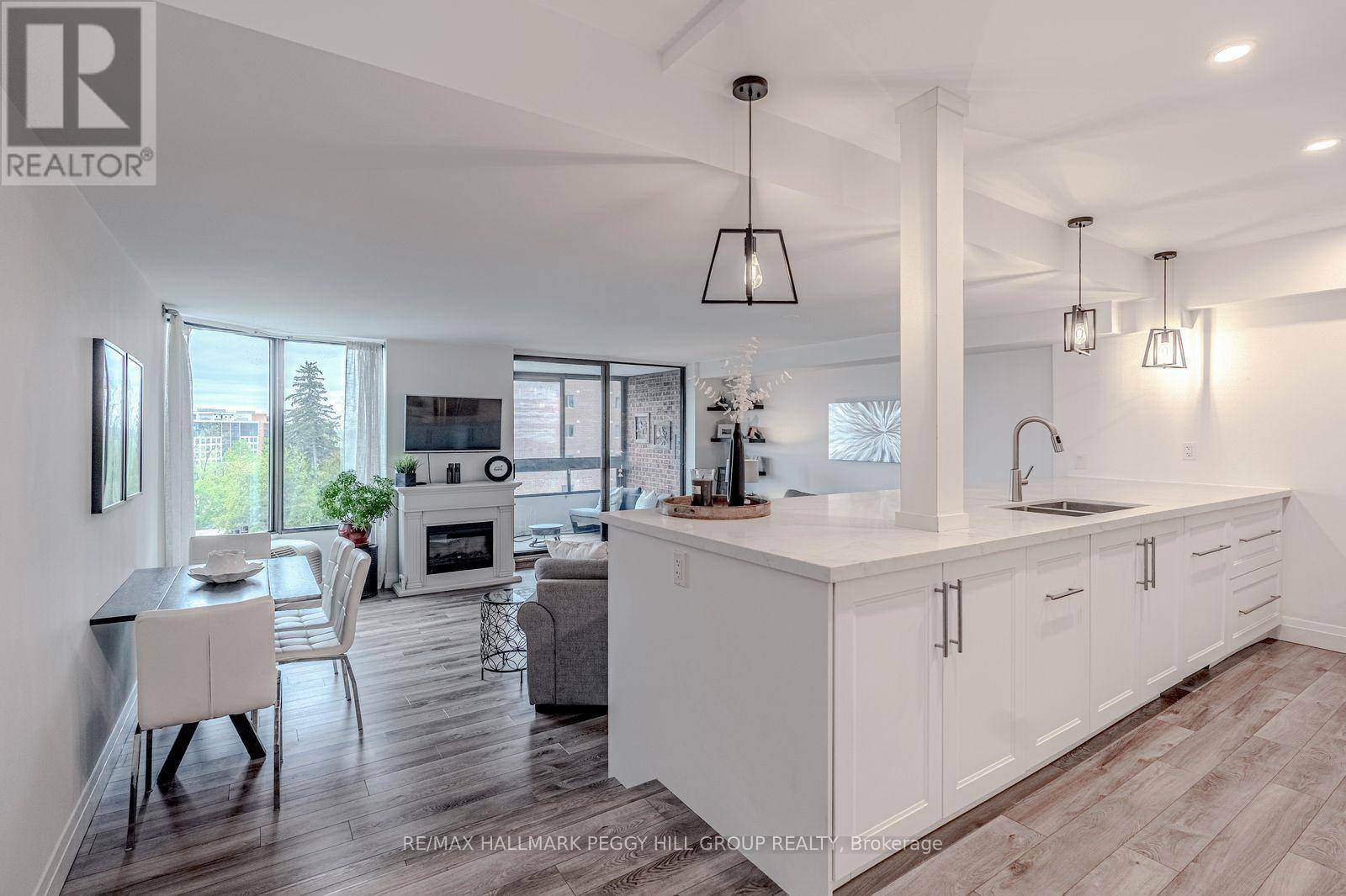 Barrie (city Centre), ON L4M5L6,181 Collier ST #504