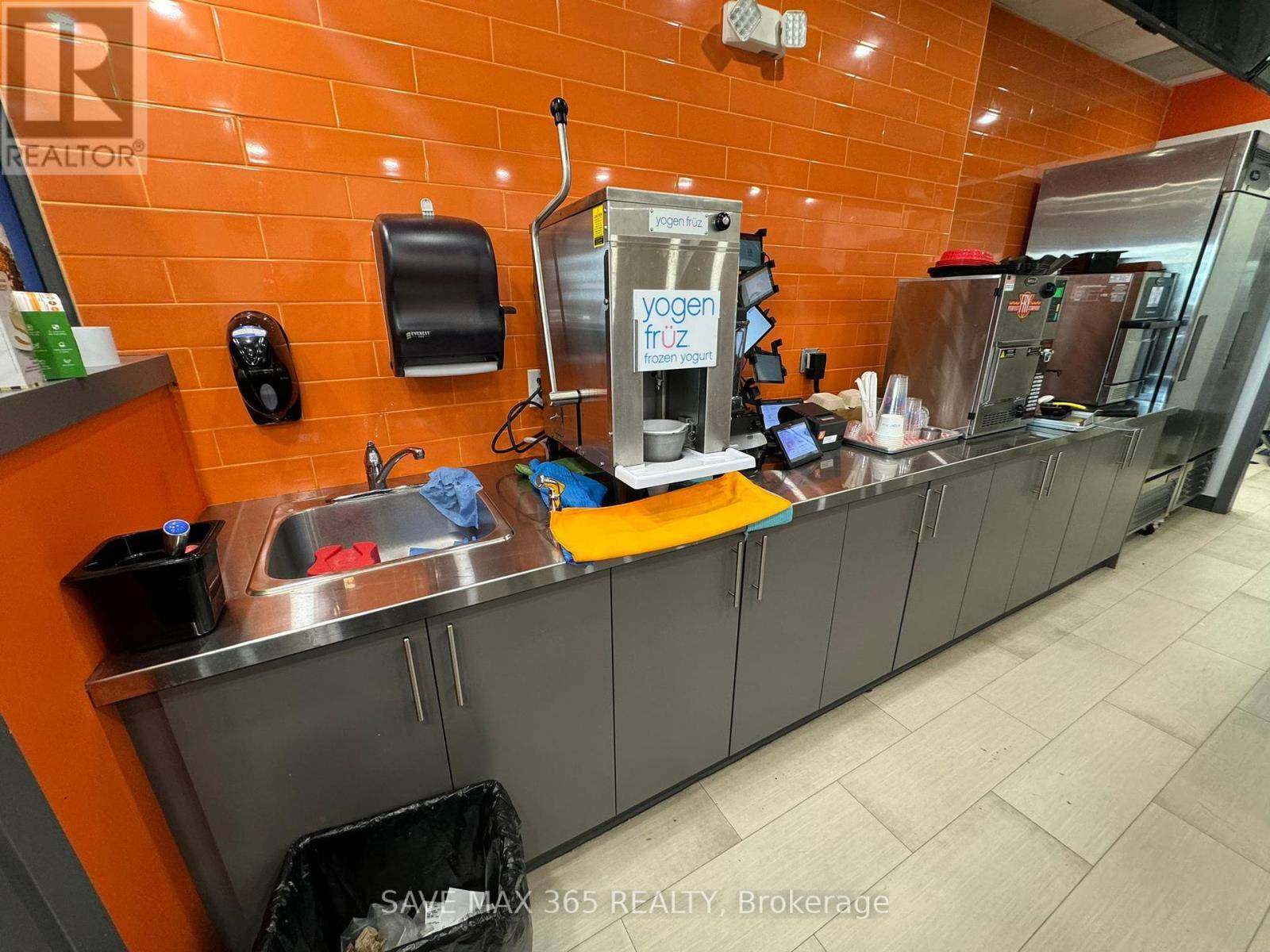 Orillia, ON L3V5G1,438 West ST North #6