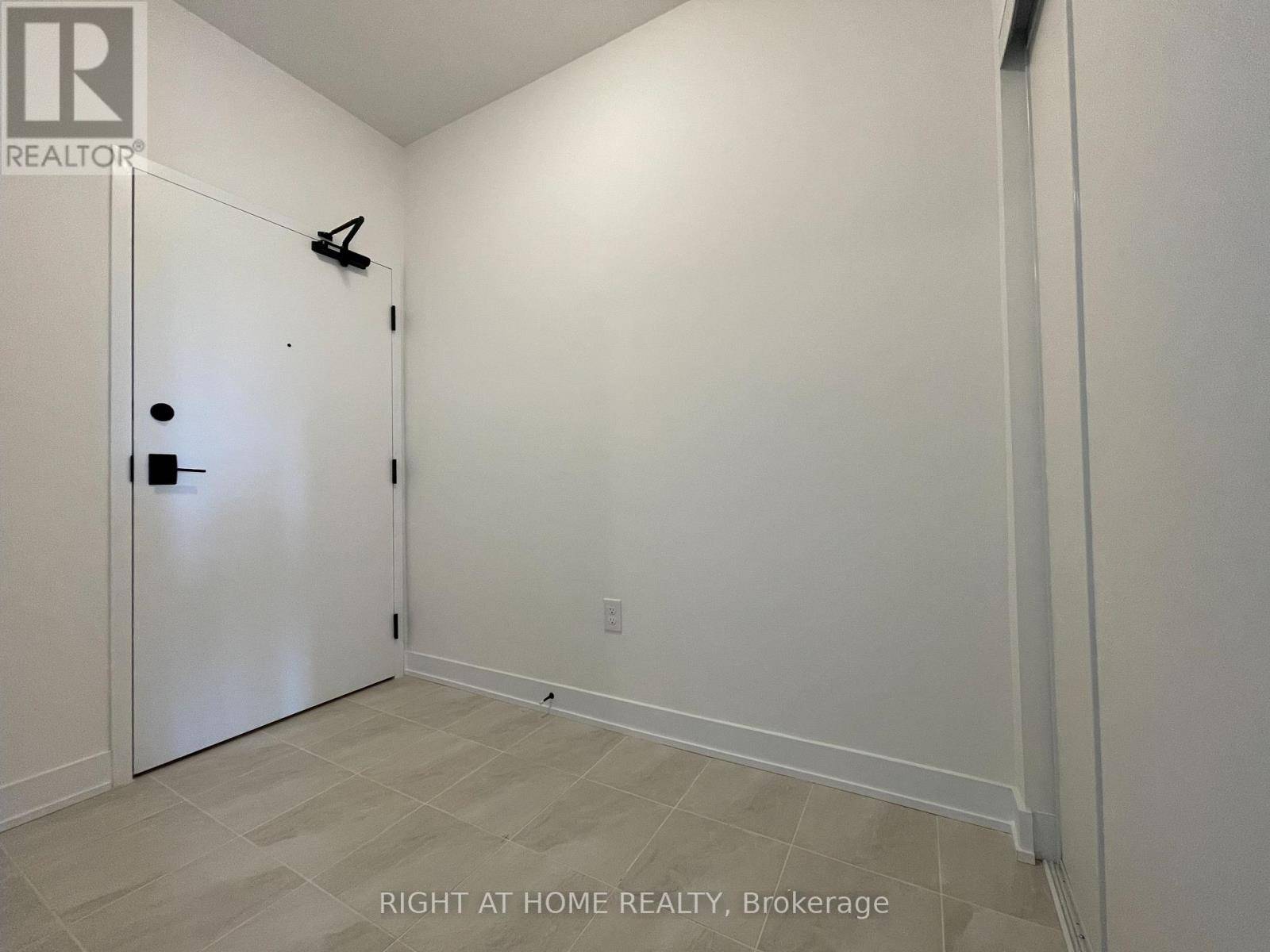 Barrie, ON L9J0T1,1 Chef LN #204