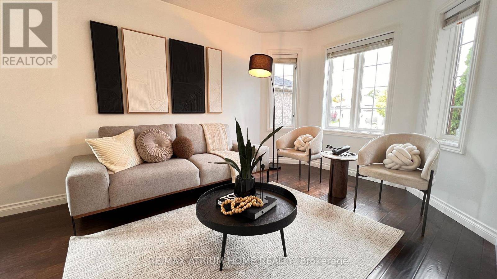 Barrie (east Bayfield), ON L4M6Y8,124 MONIQUE CRESCENT