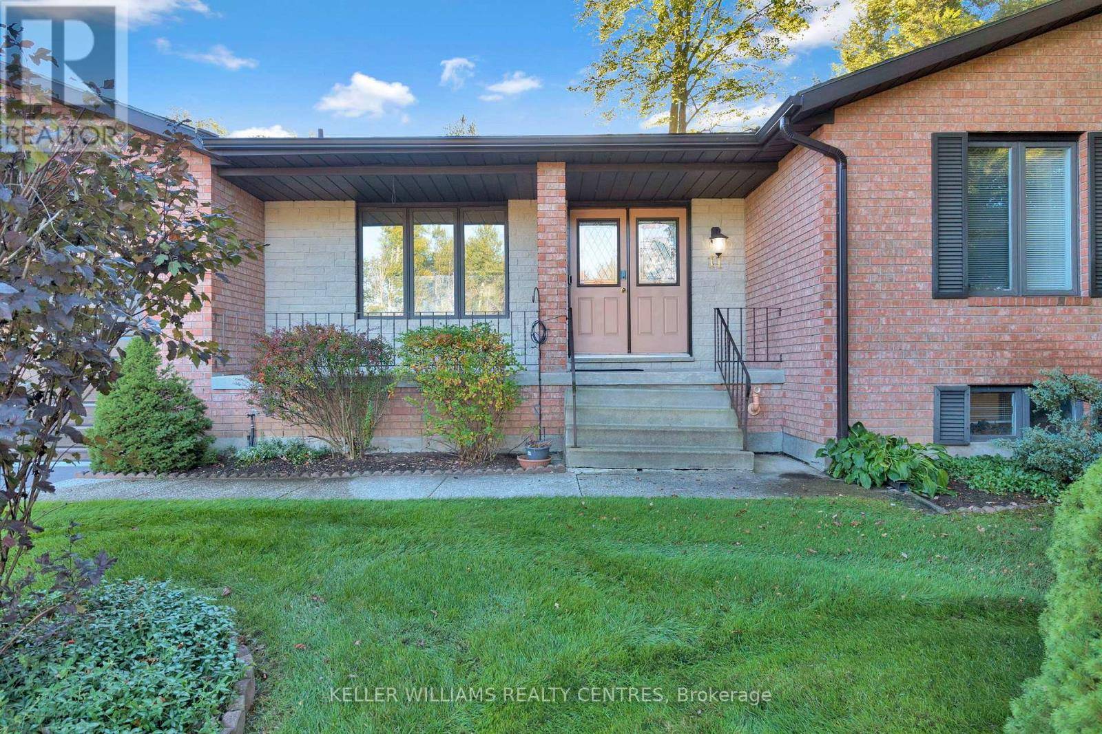 Wasaga Beach, ON L9Z1H8,11 BIRCHMOUNT CIRCLE