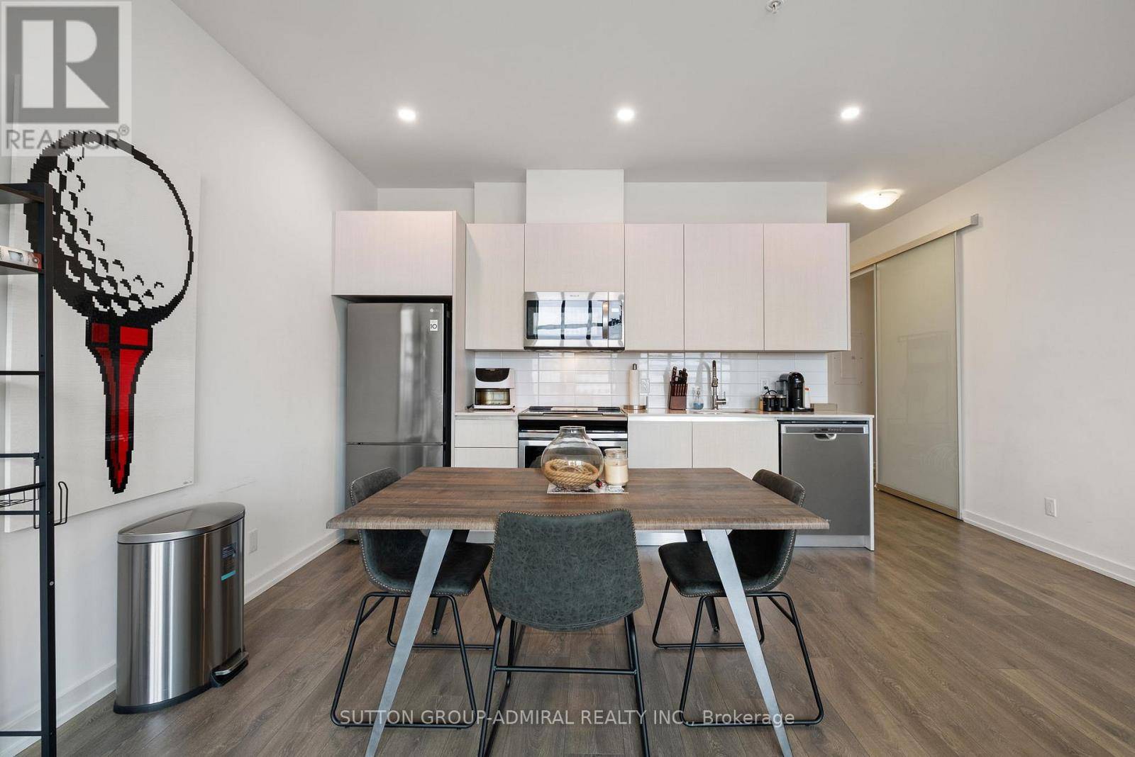 Orillia, ON L3V3T1,21 MATCHEDASH ST #305