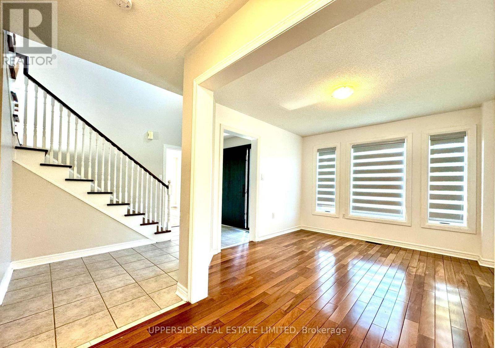 Barrie (painswick South), ON L4N0E8,46 Country LN #Upper