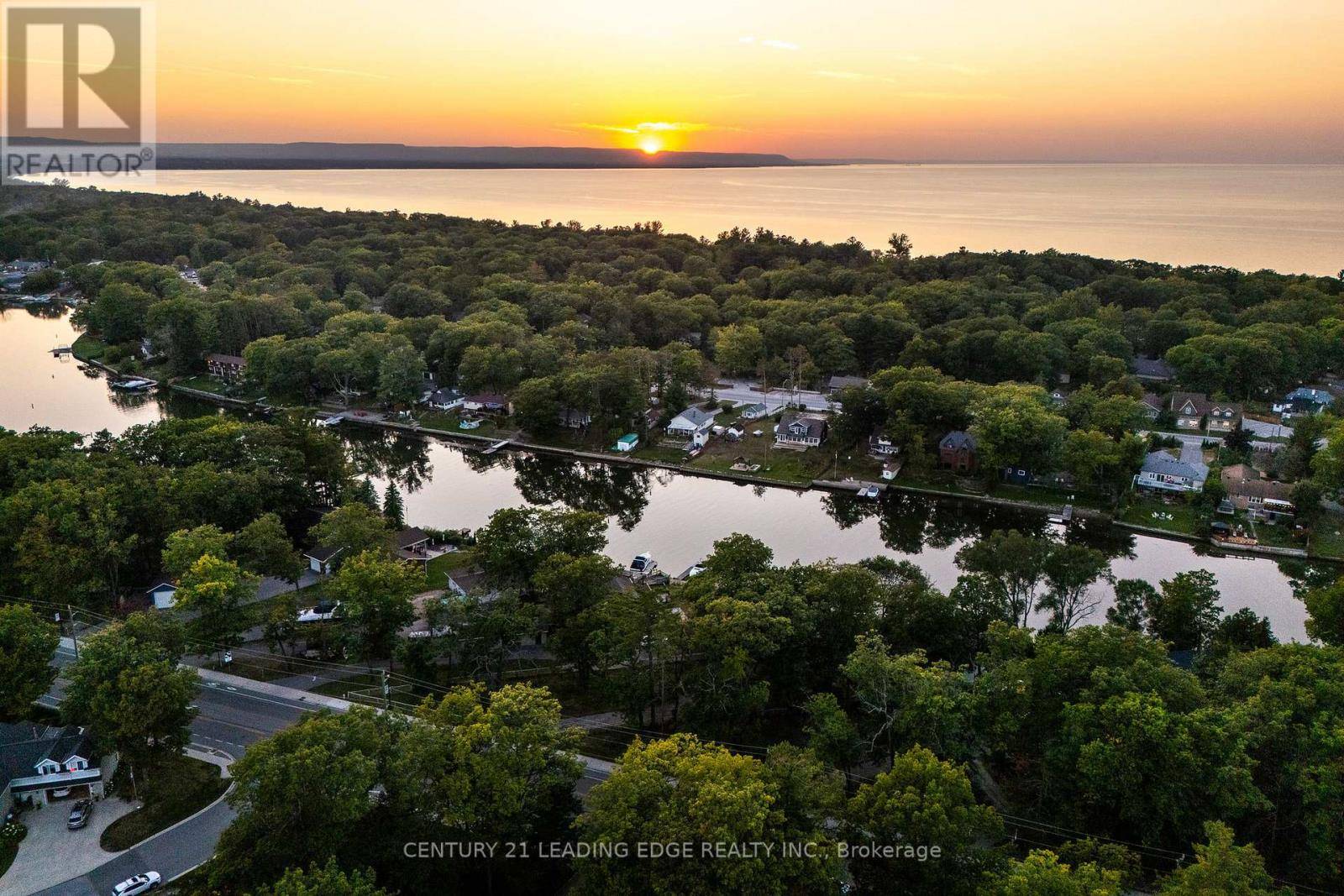 Wasaga Beach, ON L9Z2W1,1988 RIVER ROAD W