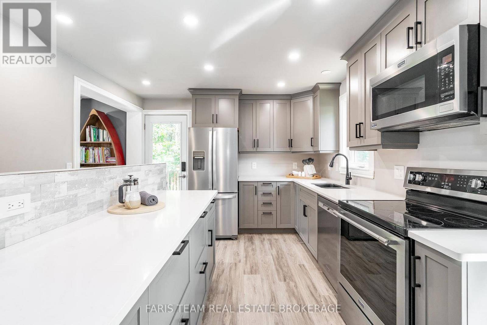 Severn (washago), ON L0K2B0,8304 COUNTY ROAD 169