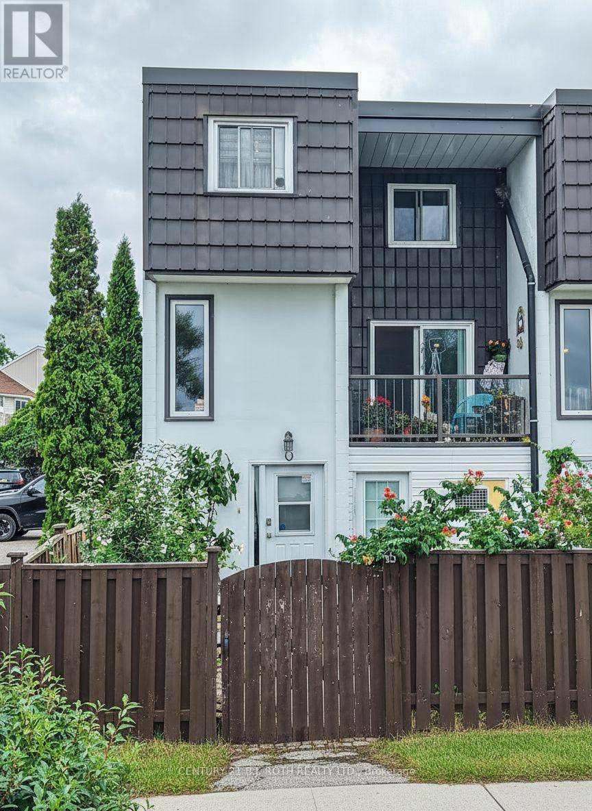 Orillia, ON L3V6N6,40 VICTORIA CRES #15