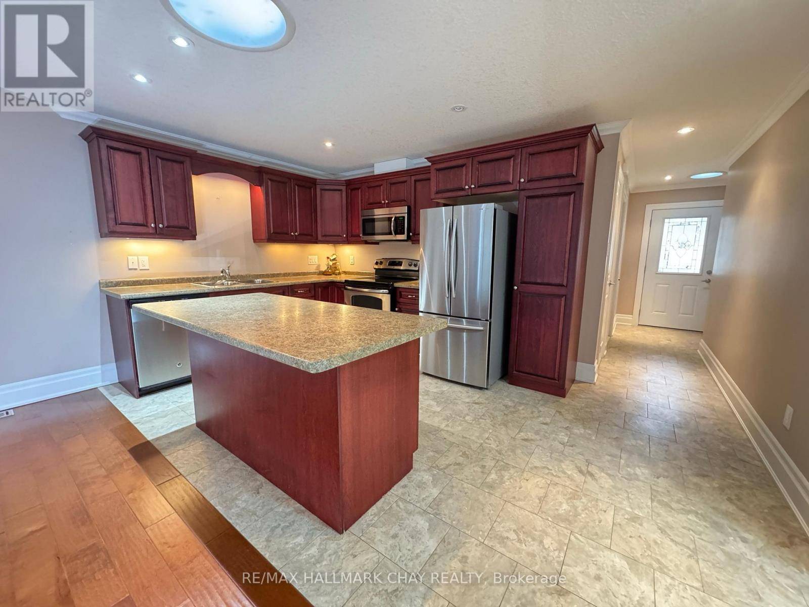 Wasaga Beach, ON L9Z0E6,31 GARDEN GROVE CRESCENT