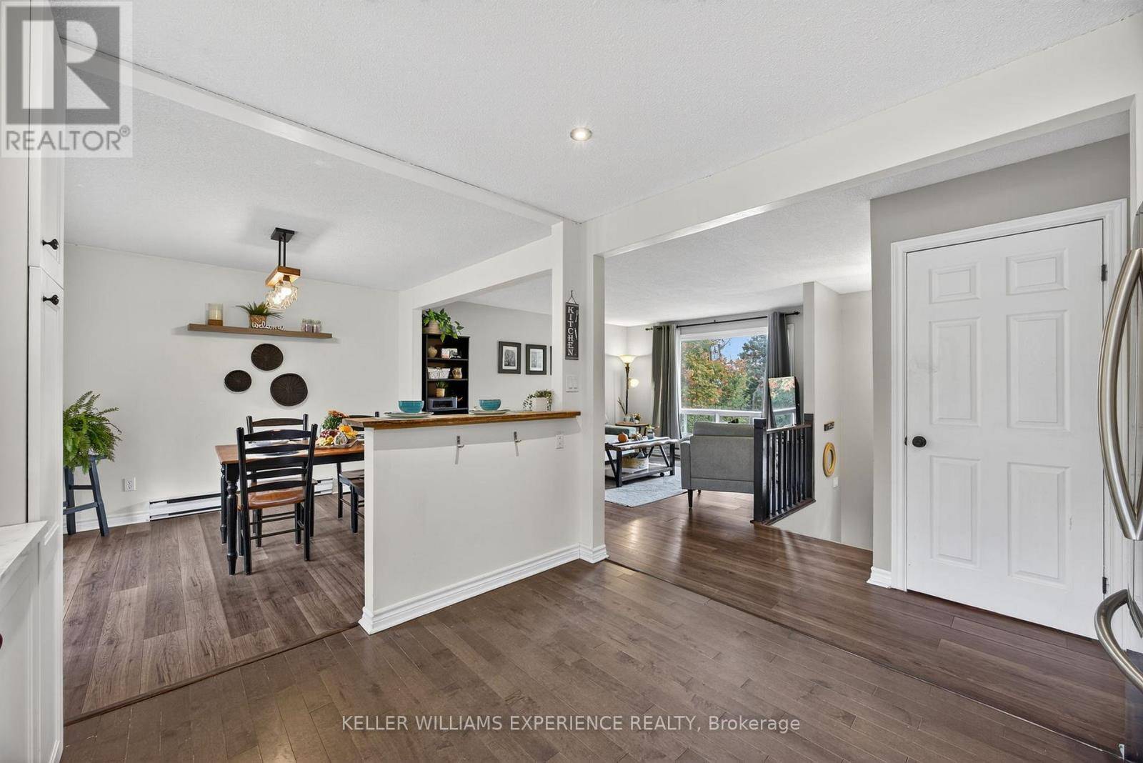 Oro-medonte, ON L0K1E0,10 CONDER DRIVE