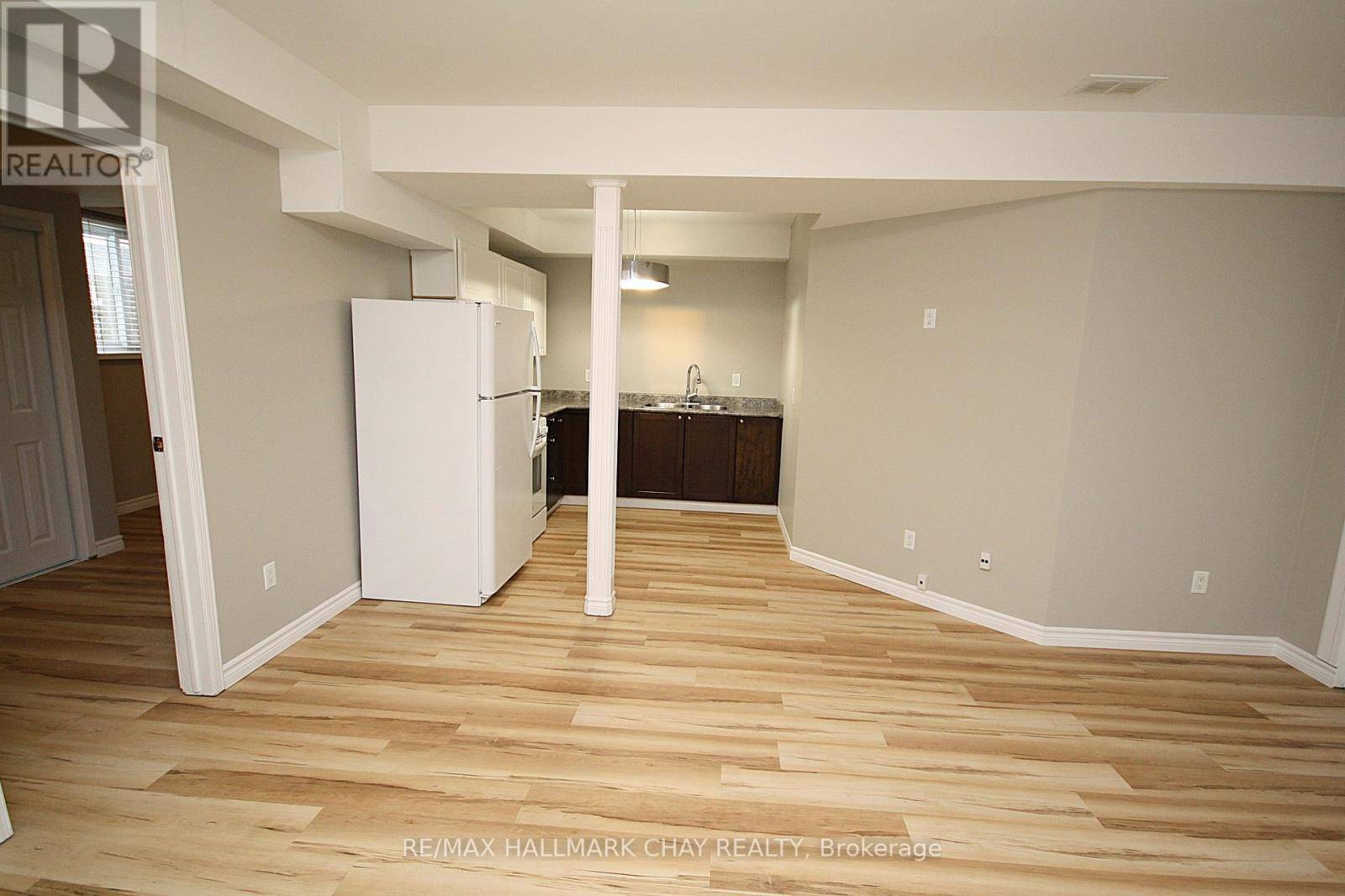 Barrie (ardagh), ON L4N6Y3,36 Porritt ST #B