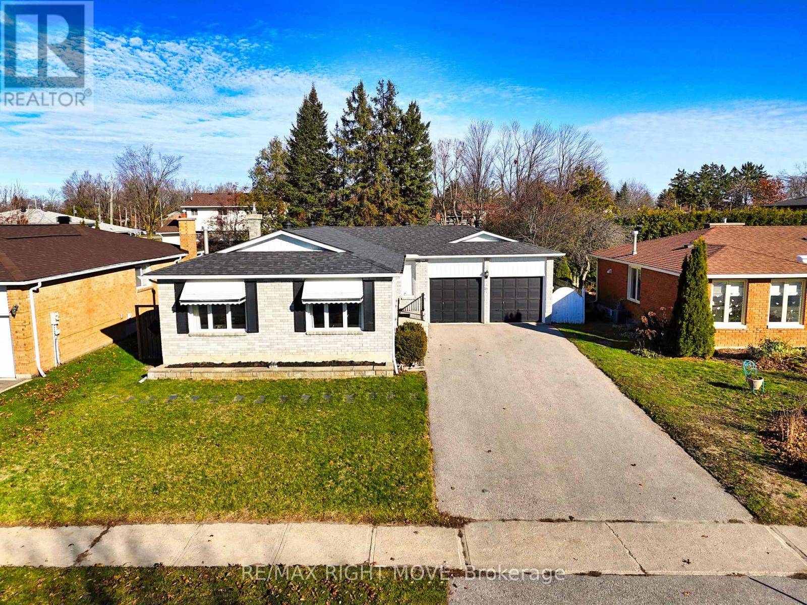 Orillia, ON L3V7G3,6 LINDSAY CRESCENT