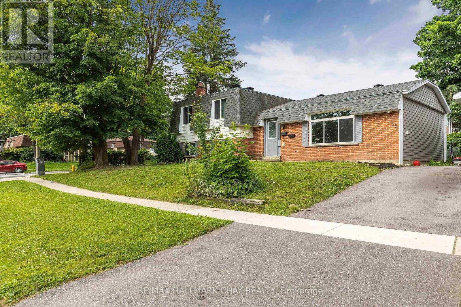 Barrie (cundles East), ON L4M5E6,95 Farmingdale CRES #1, 2, 3