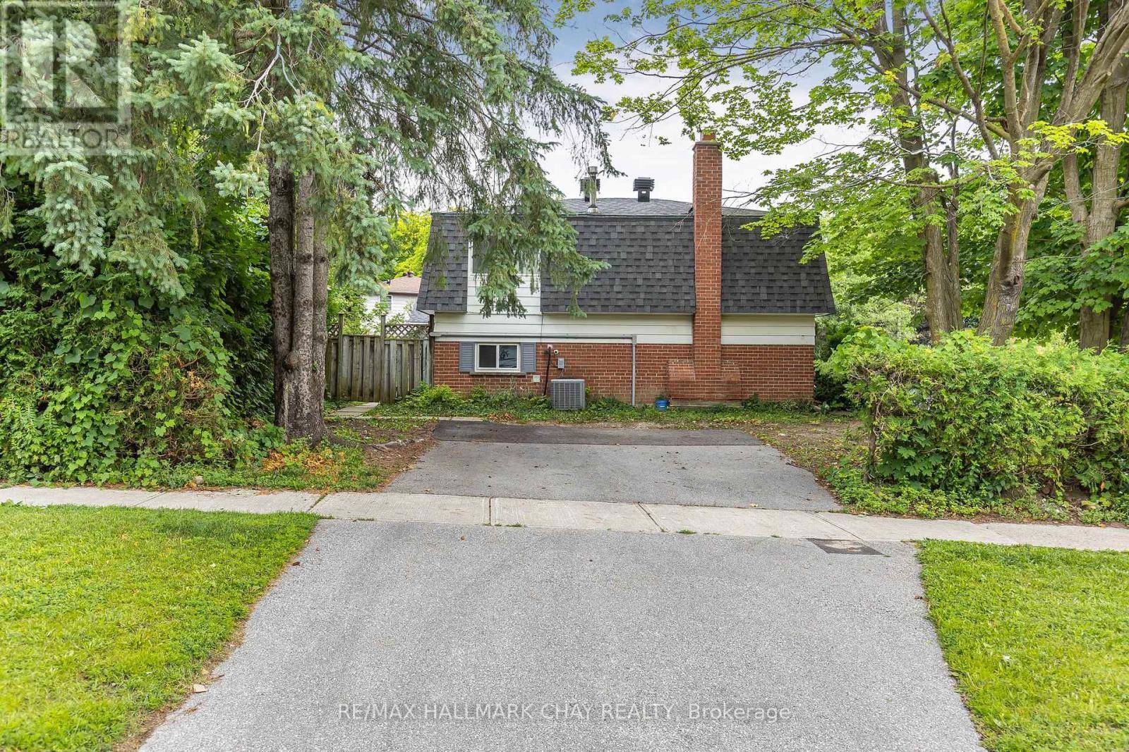 Barrie (cundles East), ON L4M5E6,95 Farmingdale CRES #1, 2, 3