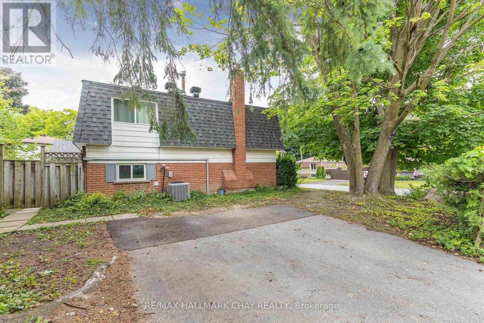 Barrie (cundles East), ON L4M5E6,95 Farmingdale CRES #1, 2, 3