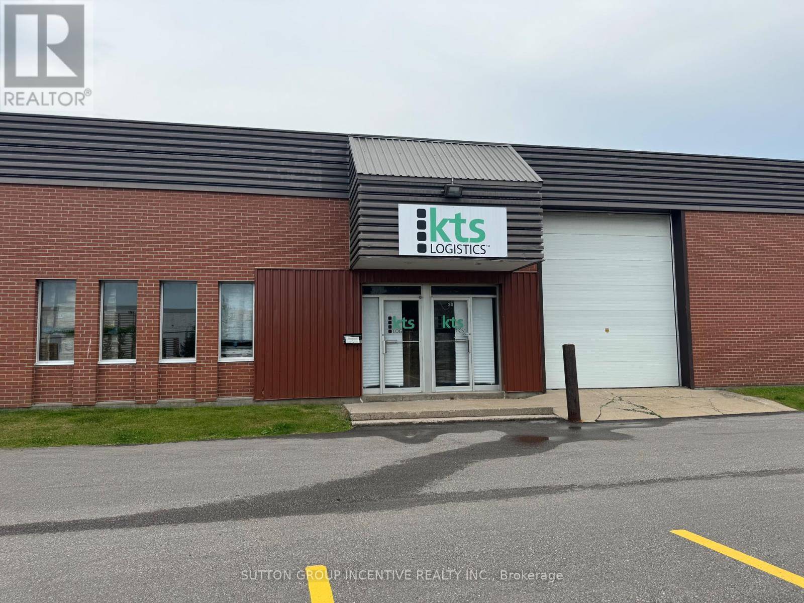 Barrie (400 East), ON L4N4Y8,220 Bayview DR #19-22