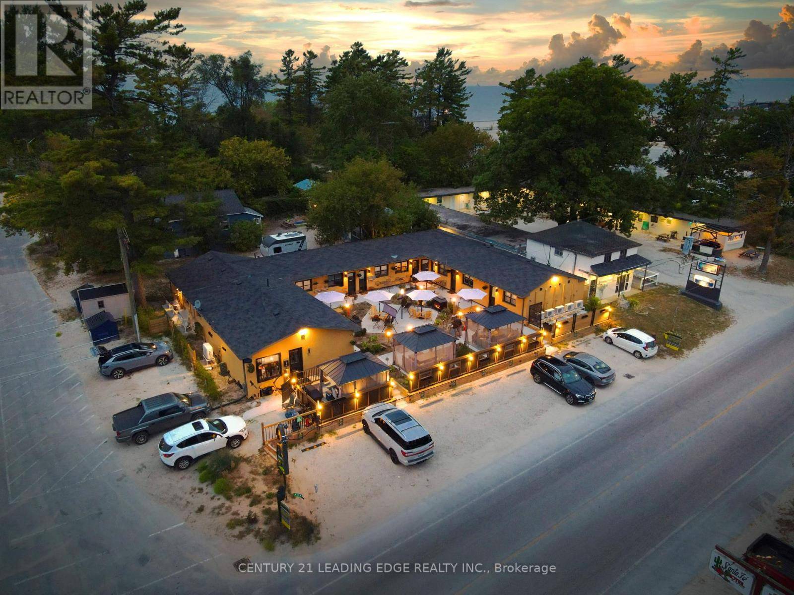 Wasaga Beach, ON L9Z2K1,148 MOSLEY STREET