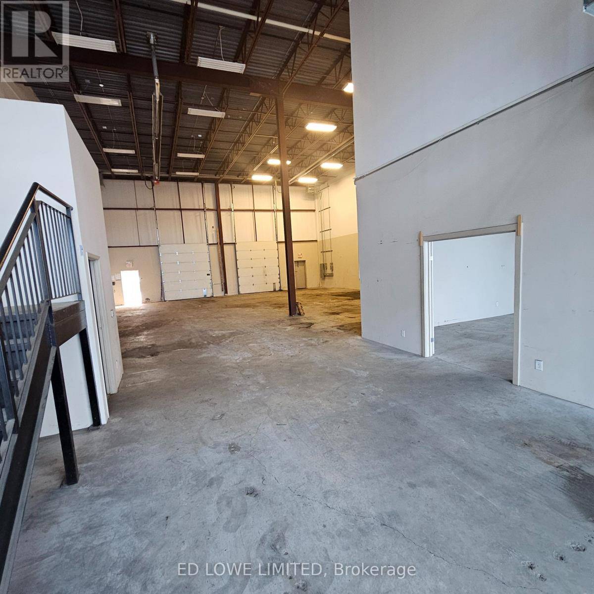 Barrie (0 West), ON L4N8W8,132 COMMERCE PARK DR #L - M