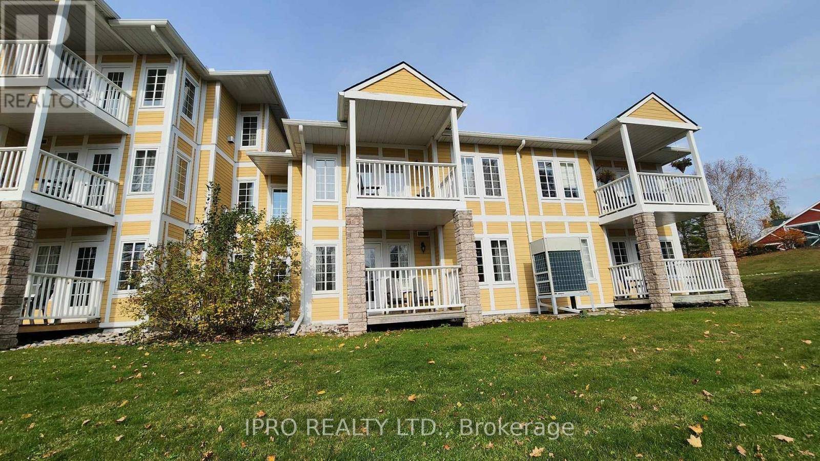 Oro-medonte (horseshoe Valley), ON L0L2L0,90 Highland DR #2074/75