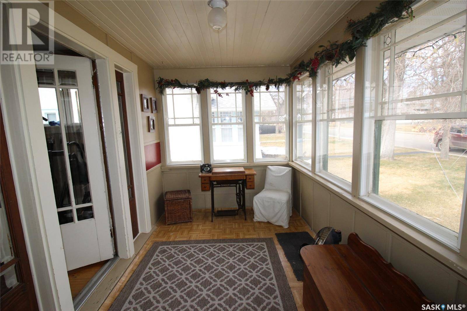 Shaunavon, SK S0N2M0,663 2nd STREET E
