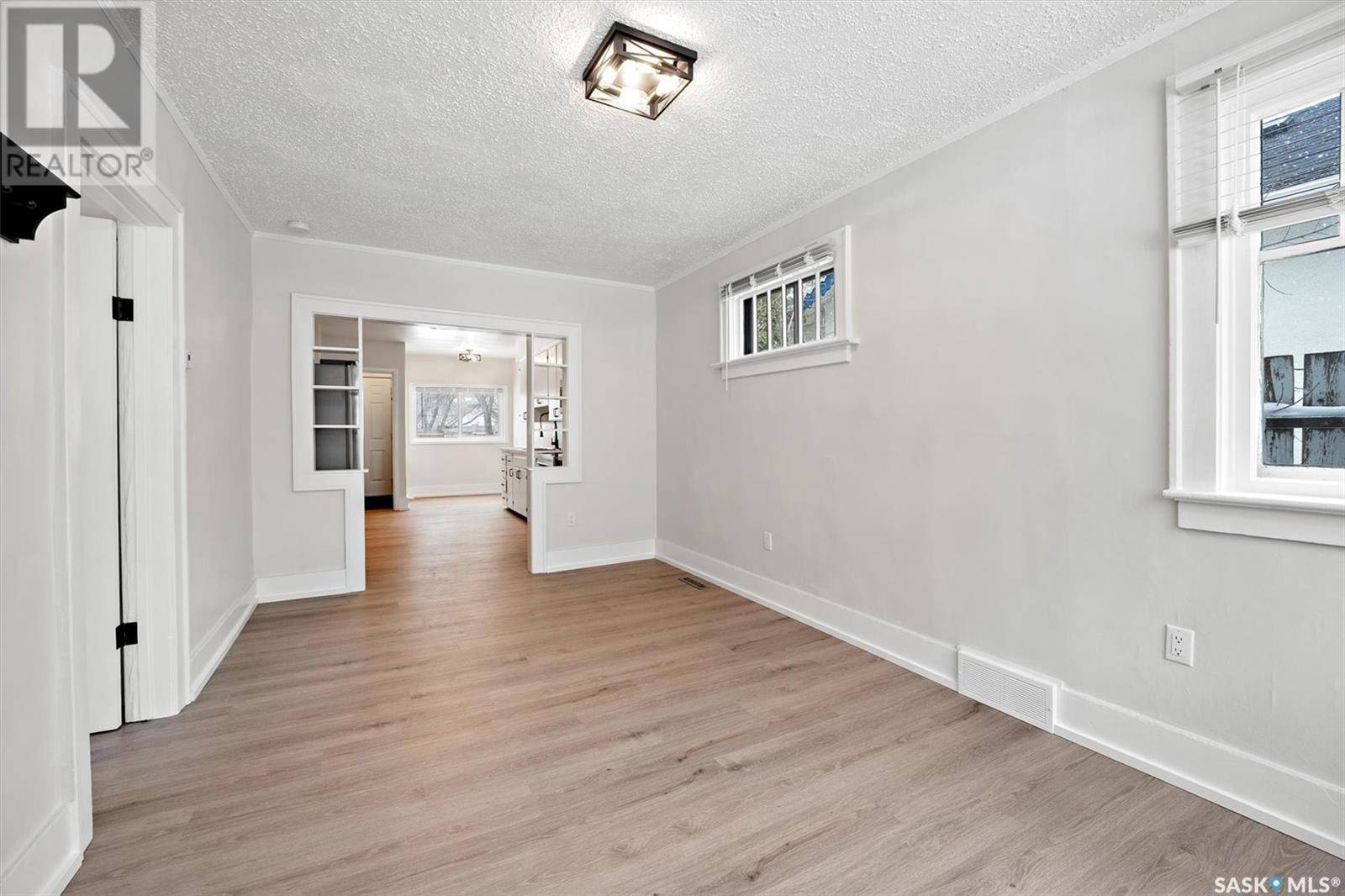 Saskatoon, SK S7M2Y9,217 R AVENUE S