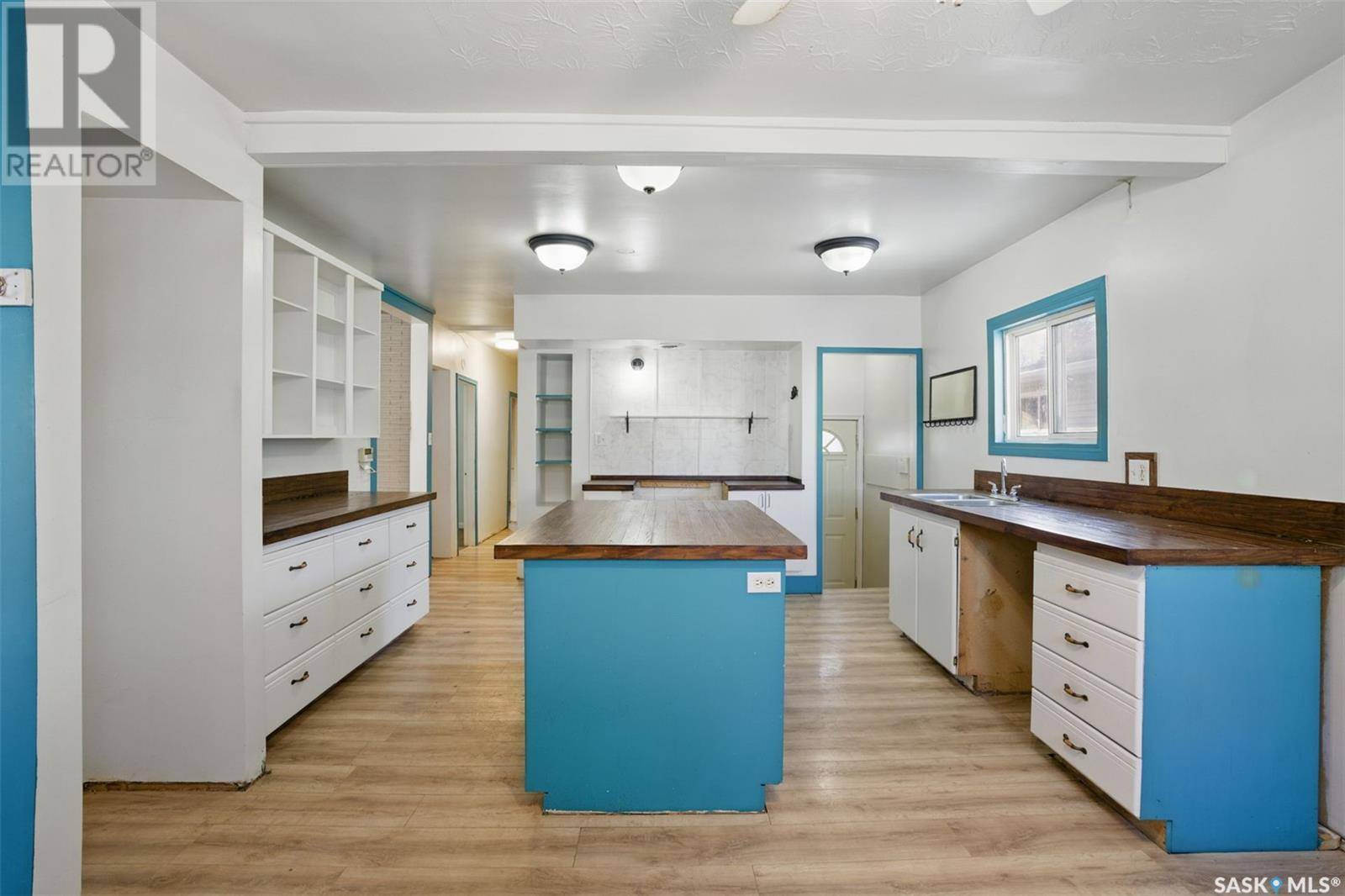 Saskatoon, SK S7M2Z4,451 R AVENUE S
