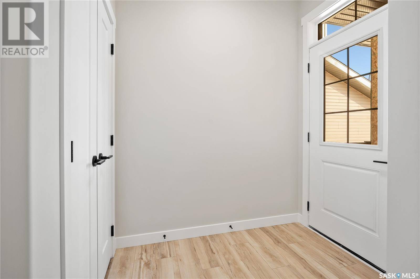 Saskatoon, SK S7M5X5,535 Taskamanwa STREET