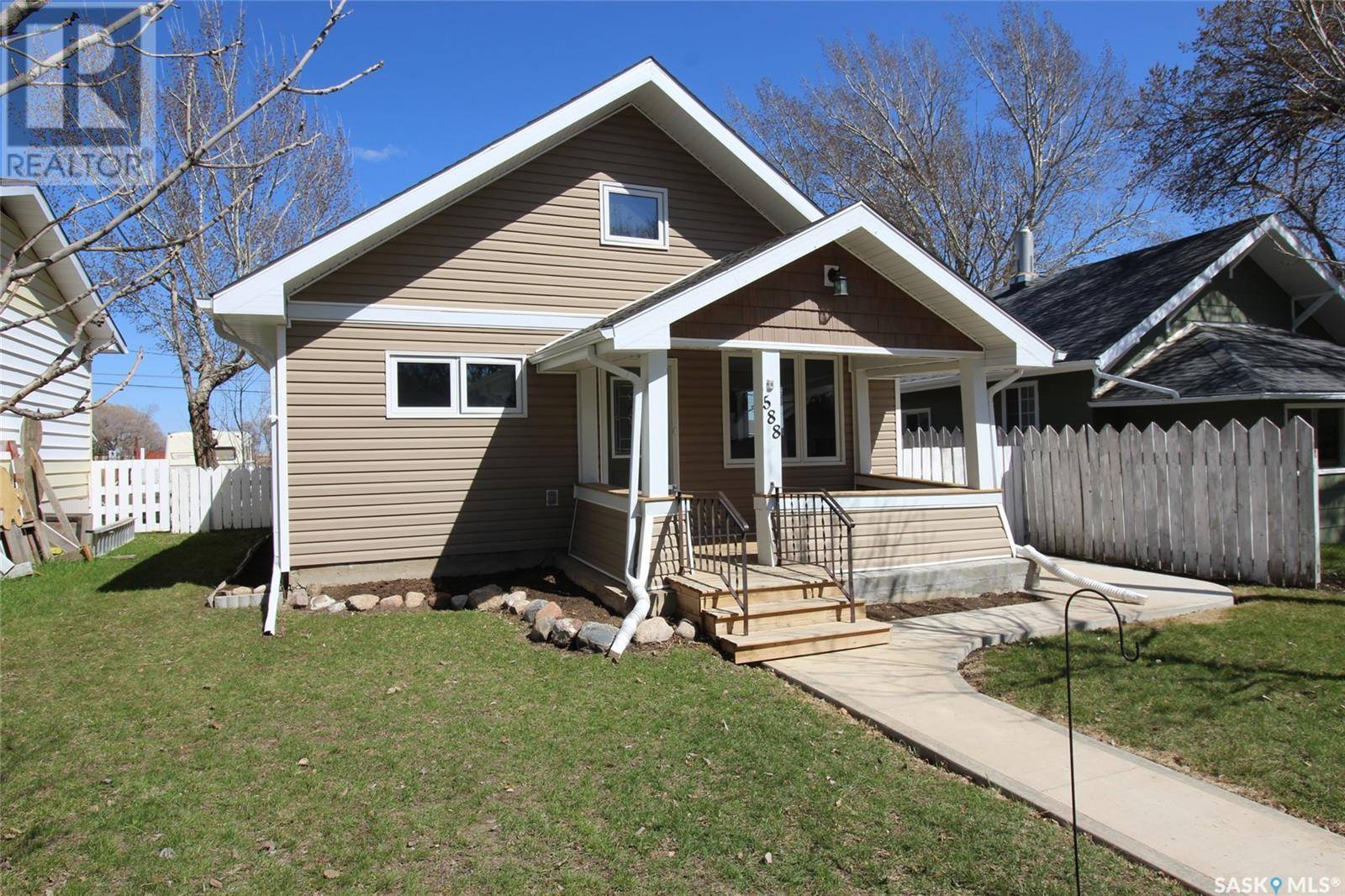 Shaunavon, SK S0N2M0,588 3rd STREET E