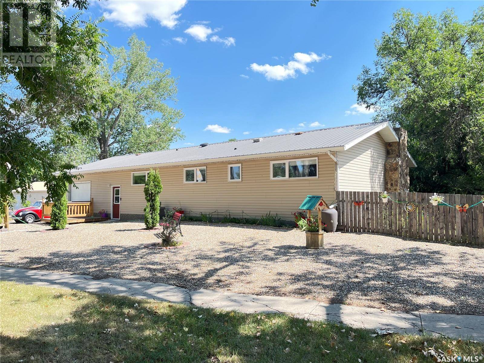 Maple Creek, SK S0N1N0,202 Hood STREET