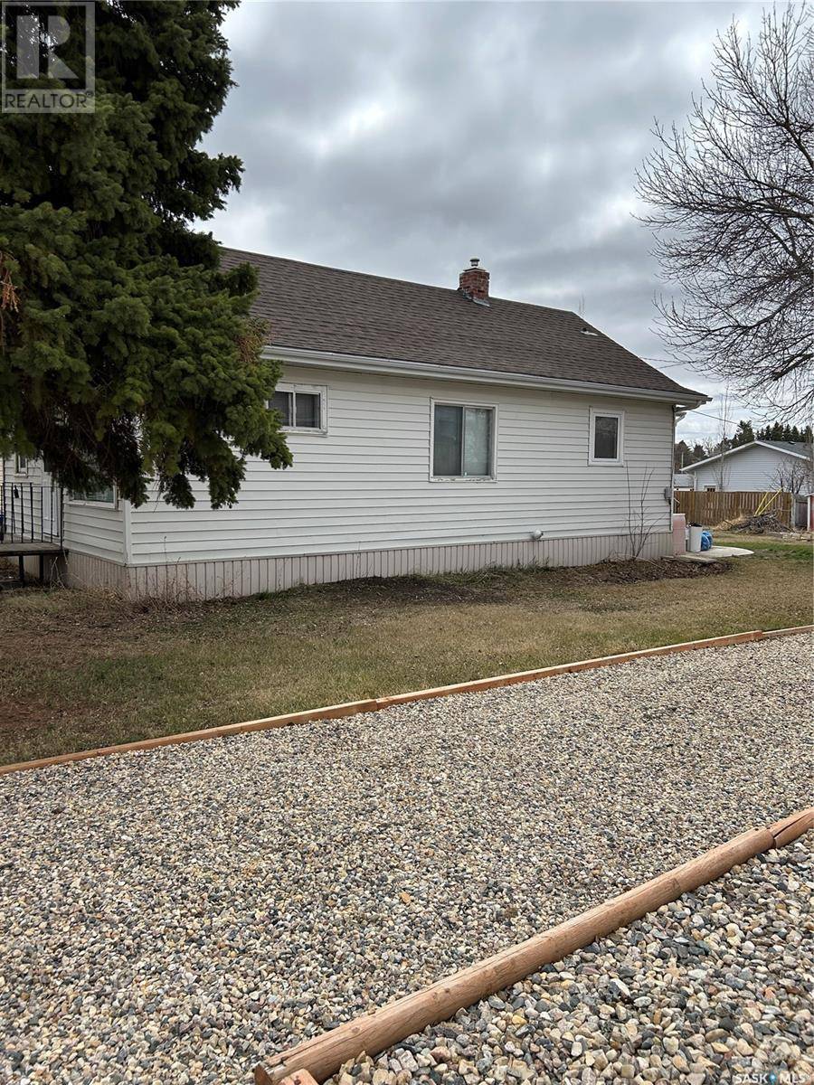 Kelvington, SK S0A1W0,103 3rd AVENUE W