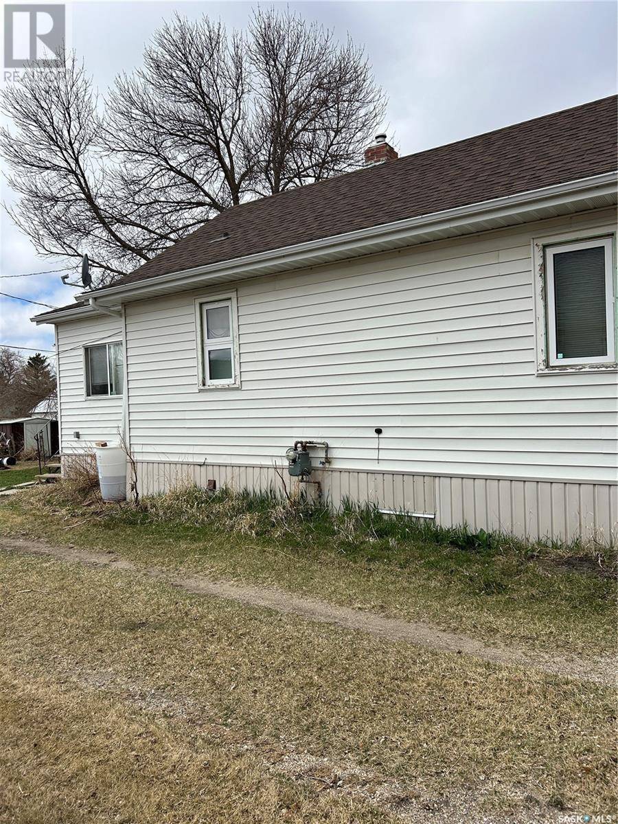 Kelvington, SK S0A1W0,103 3rd AVENUE W