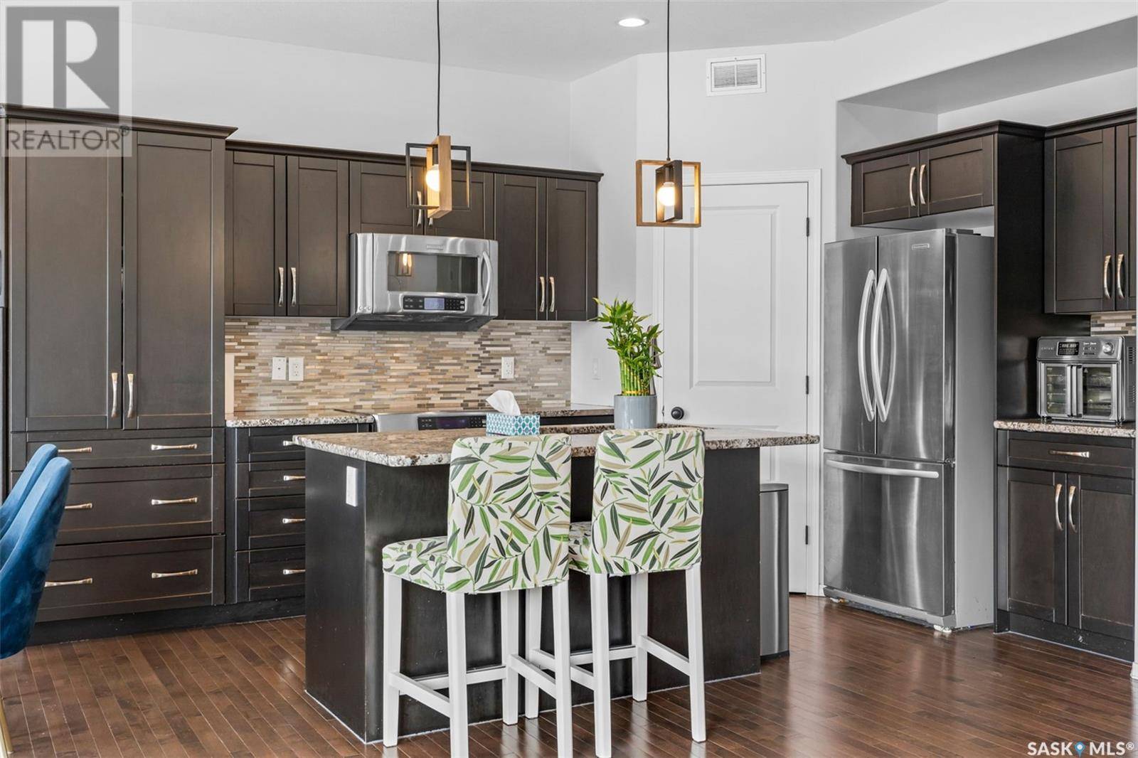 Saskatoon, SK S7T0R2,1022 hunter ROAD