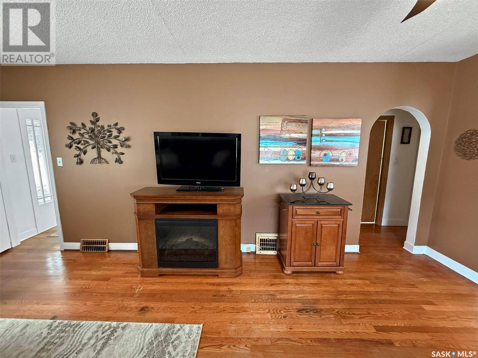 Swift Current, SK S9H0L8,543 Central AVENUE N