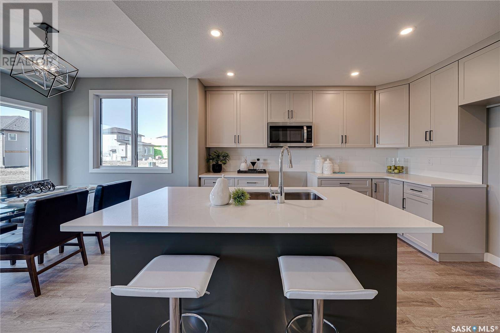 Saskatoon, SK S7L7P3,202 Antonini COURT