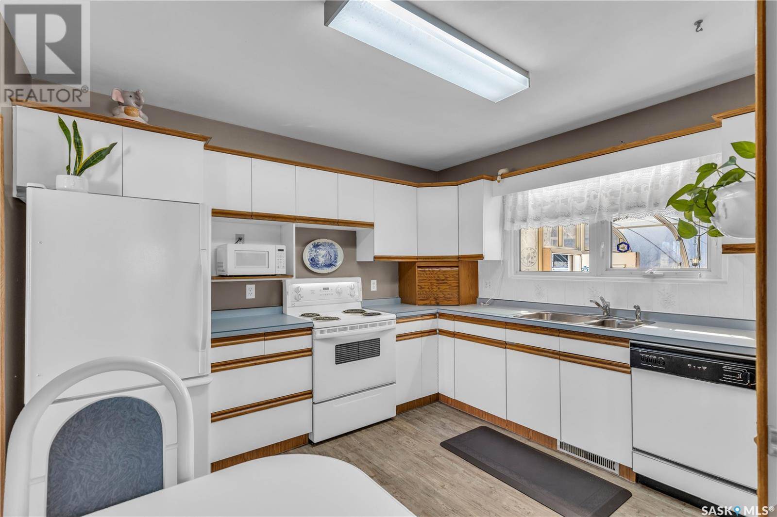 Saskatoon, SK S7L3N9,205 OTTAWA AVENUE N