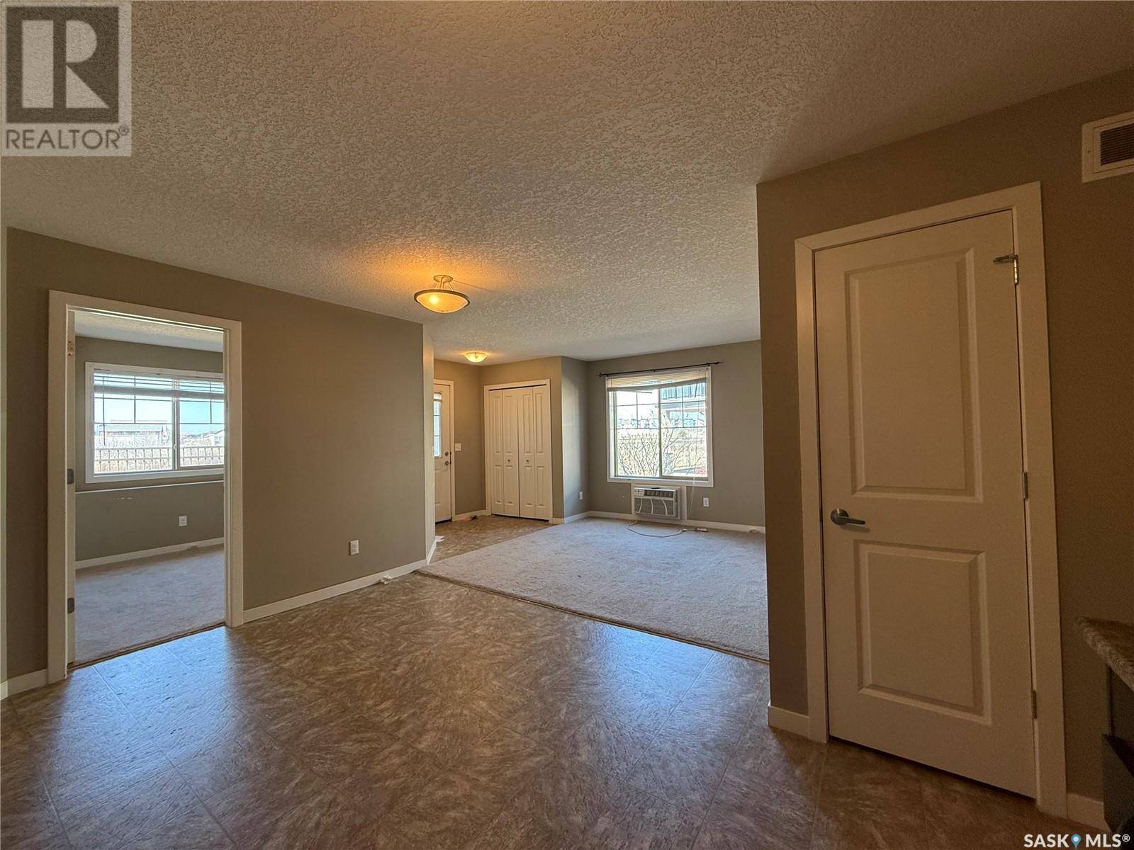 Regina, SK S4W0B9,150 5071 James Hill ROAD