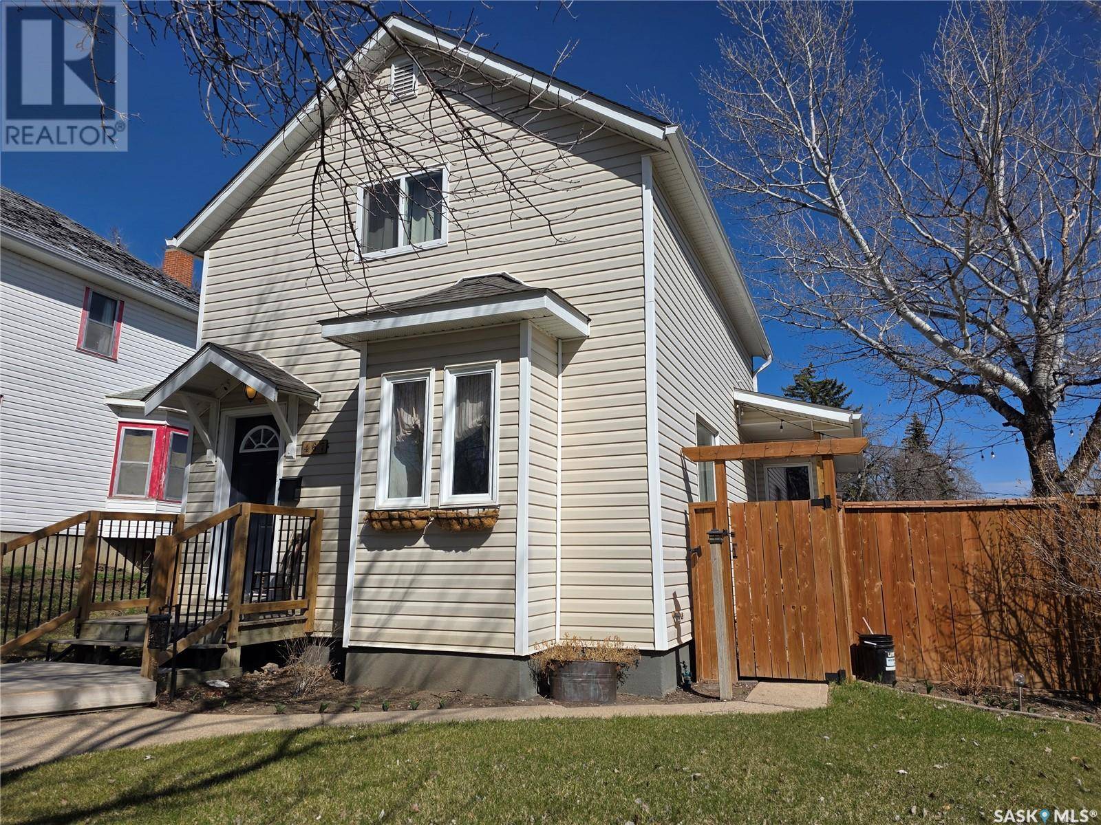 Swift Current, SK S9H2B5,467 1st AVENUE NE