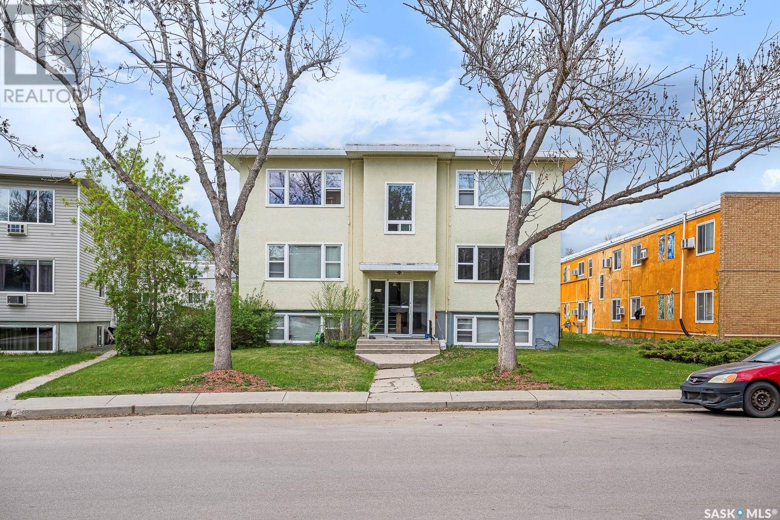 Regina, SK S4S1B3,3218 WESTGATE AVENUE