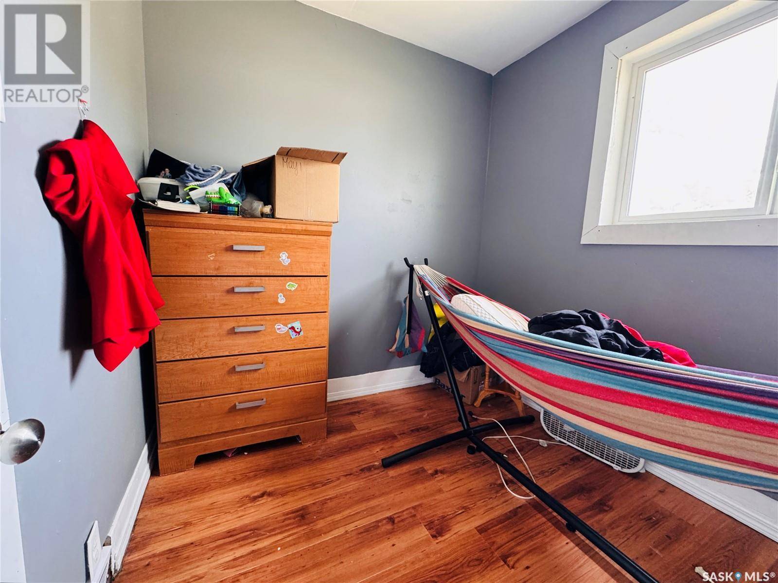 Saskatoon, SK S7M1X1,606 H AVENUE S