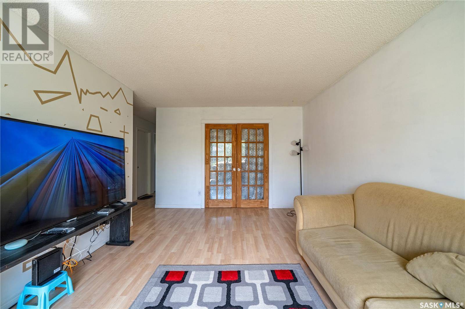 Regina, SK S4N5L3,198 THOMSON AVENUE