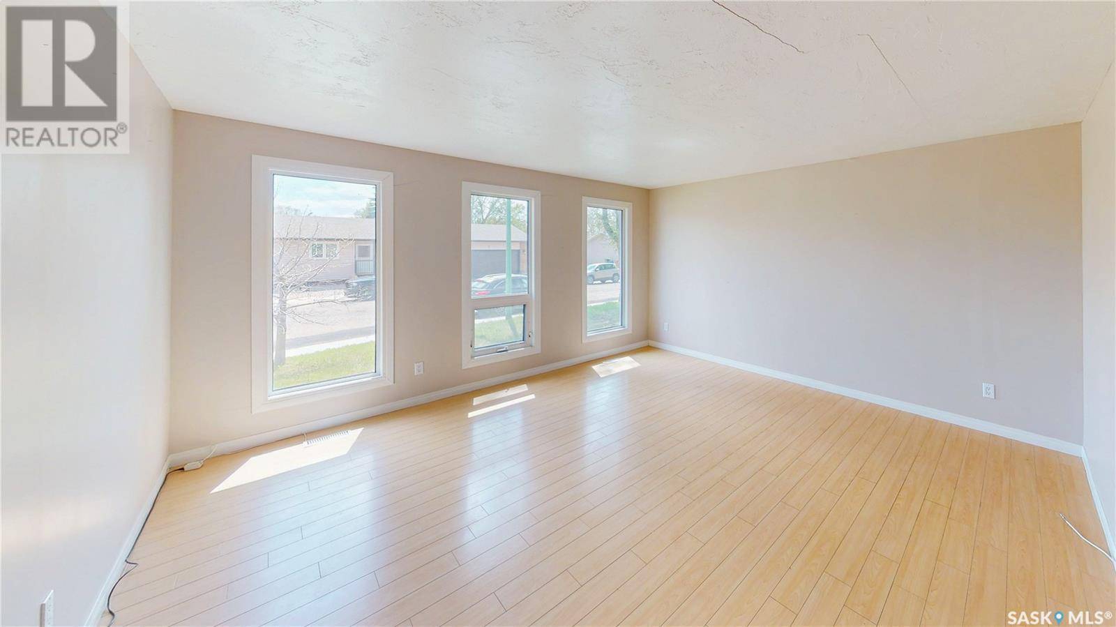Regina, SK S4N5K6,34 Hatton CRESCENT