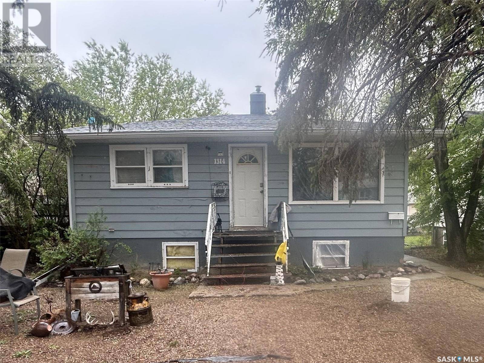 Regina, SK S4T5J2,1314 Minto STREET