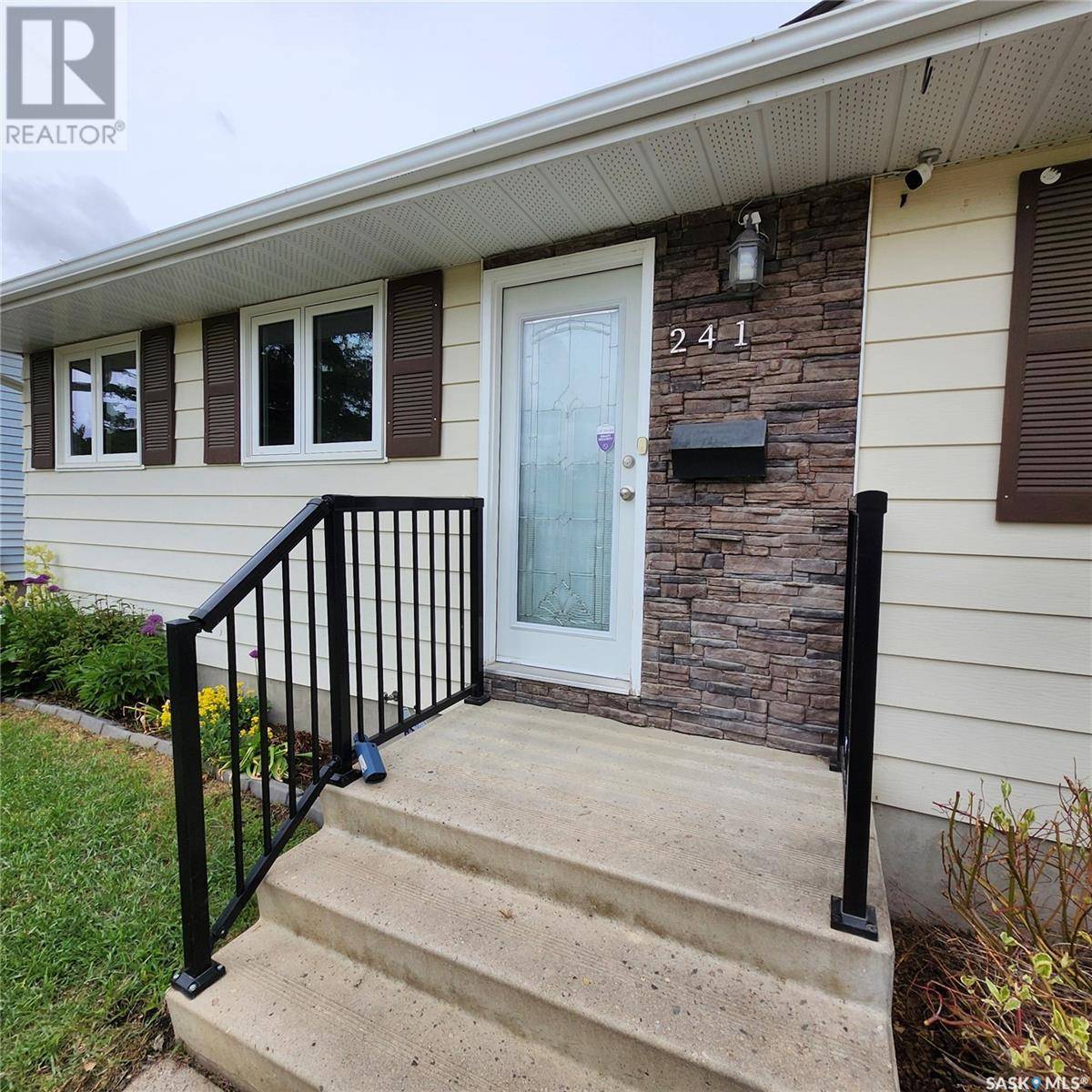 Saskatoon, SK S7H4P9,241 Guelph CRESCENT