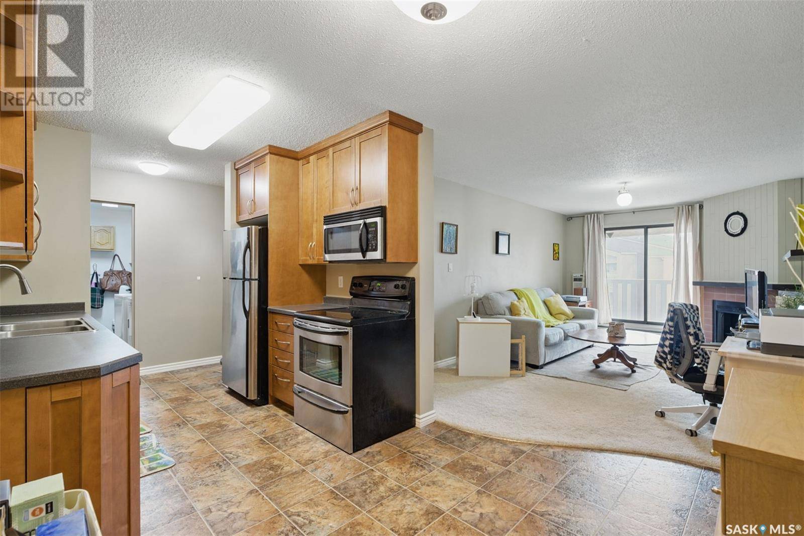 Saskatoon, SK S7J4H7,733 310 Stillwater DRIVE