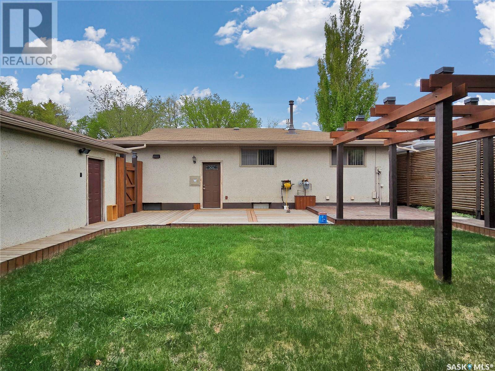 Saskatoon, SK S7J3B7,1630 East HEIGHTS