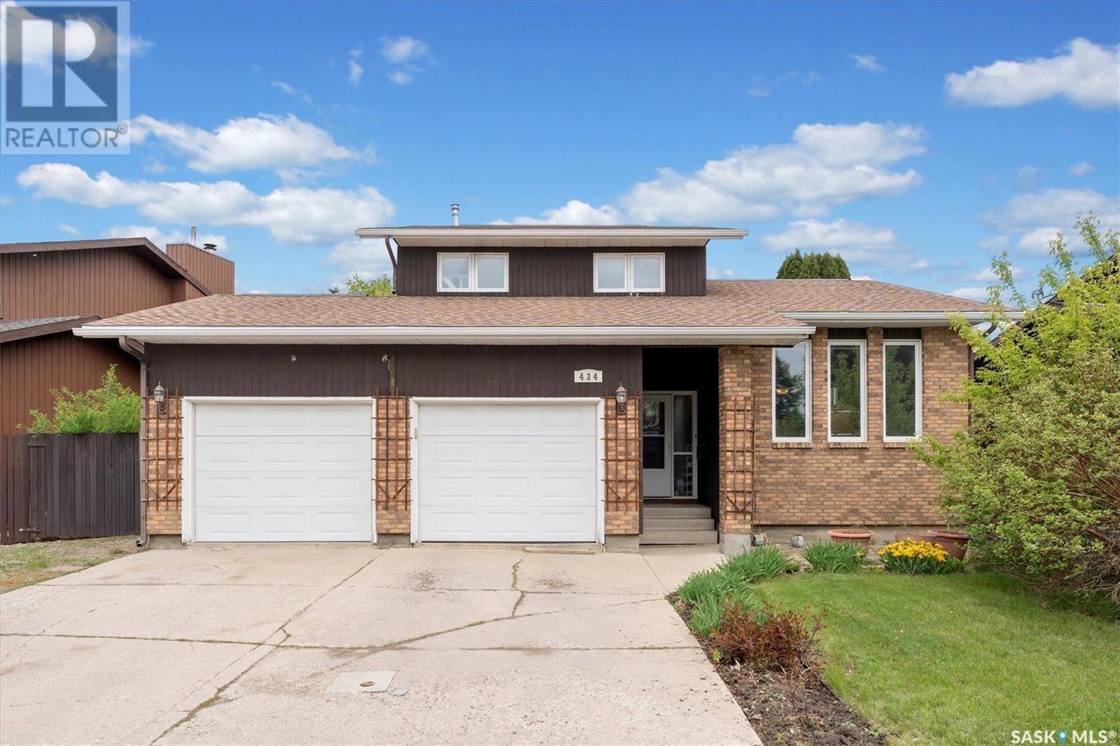 Saskatoon, SK S7J3Y7,434 Delaronde ROAD